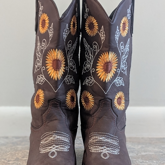 Brown Cowboy Heeled Boots with Sunflower Embroidery Women Size 38(6.5-7) - Picture 2 of 10